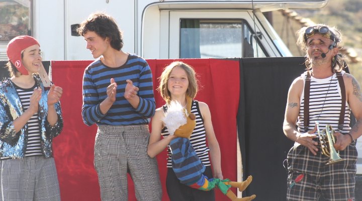 La Familia del Viento con su propuesta de circo